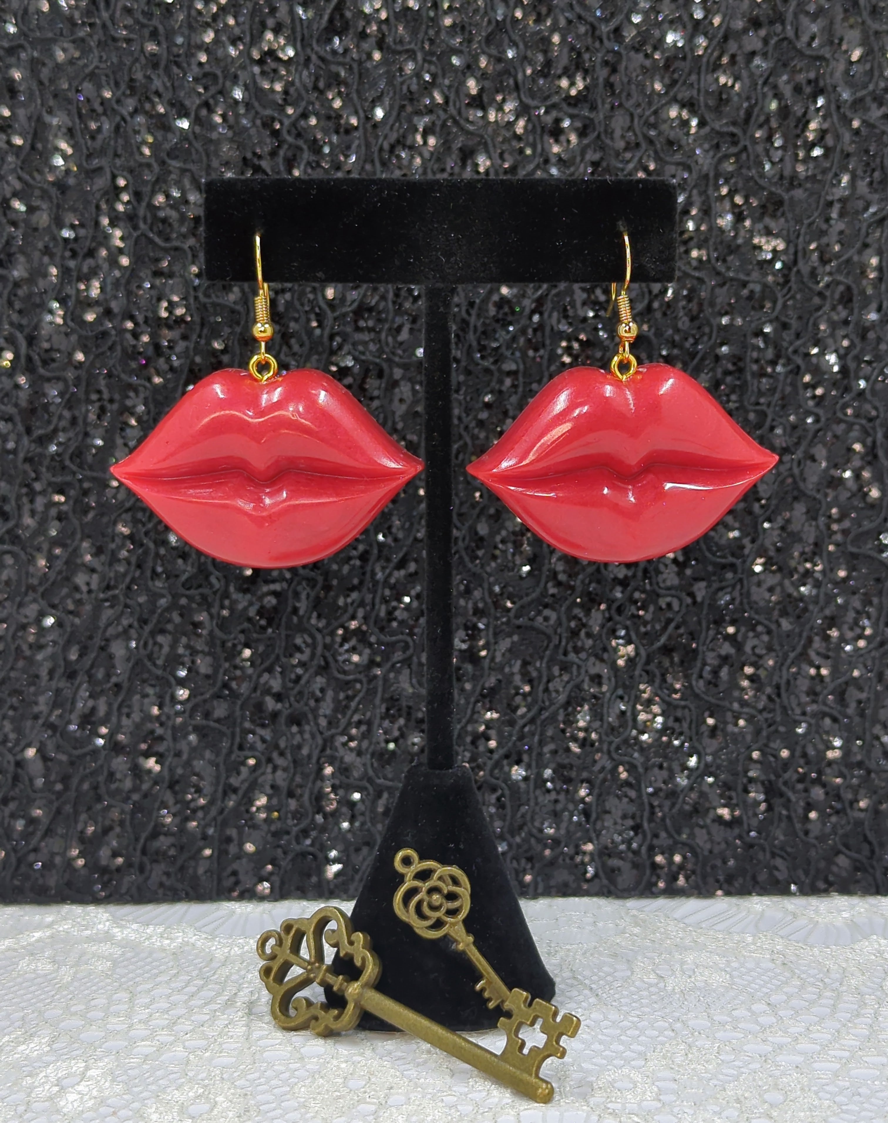 Pouty Lips Resin Earrings (Red)